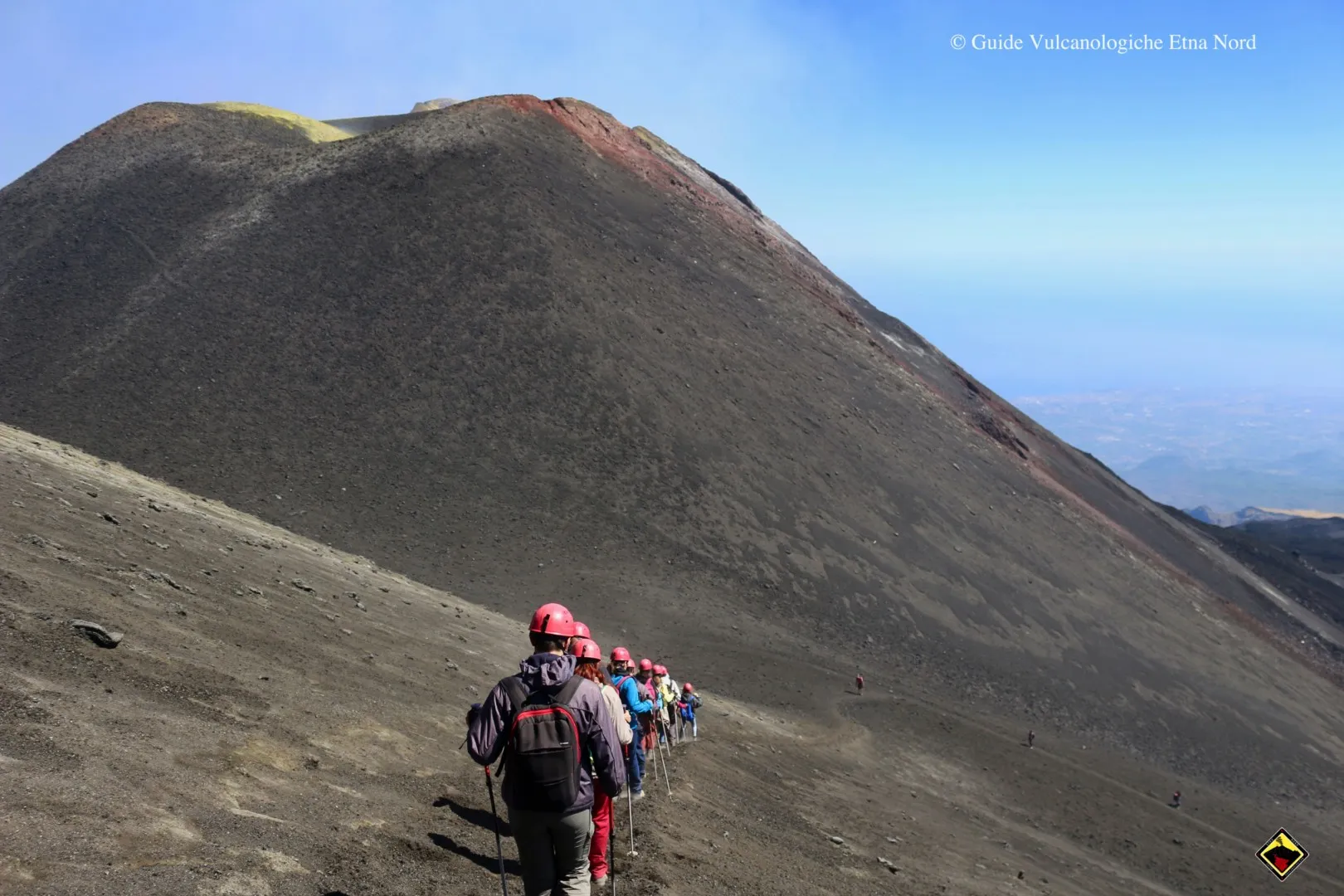 Escursioni sui crateri sommitali etna sud con le Guide vulcanologiche dell'Etna