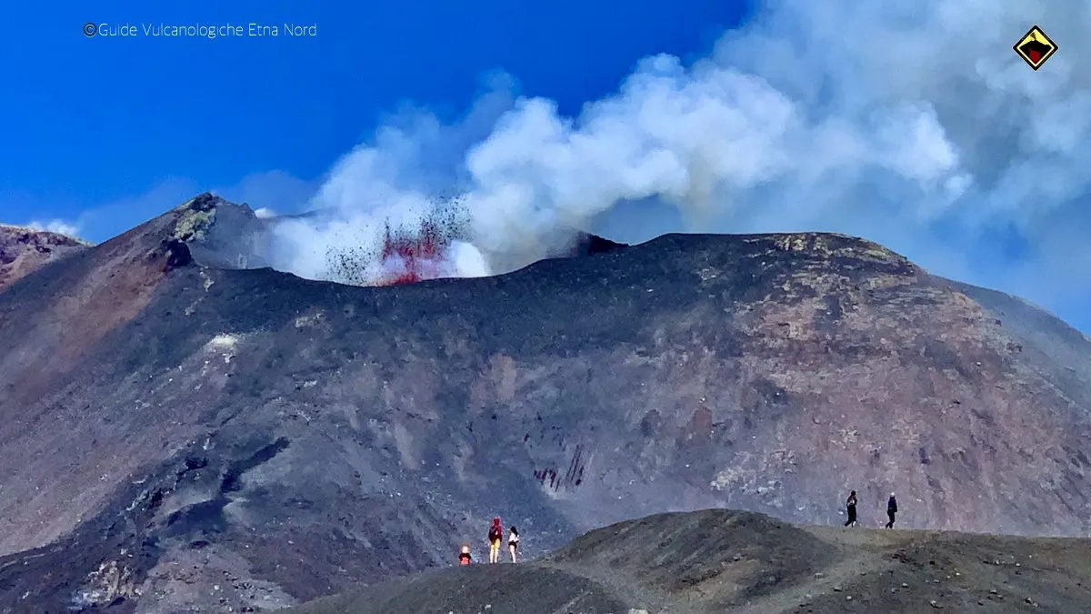 Wie-man-zum-Atna-fahrt-Ausfluge-auf-den-Vulkan-How-to-go-to-Etna-excursions-on-the-volcano-scaled